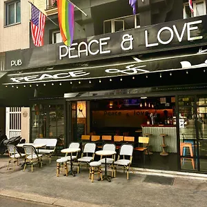 Хостел Peace & Париж